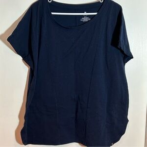 Livi Active navy blue short‎ sleeve top 14/16